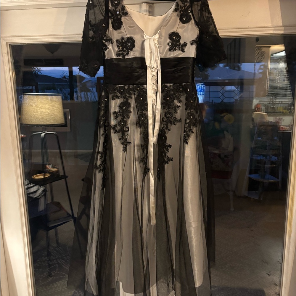 Grace Karin Black and White Lace Midi Dress